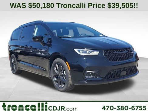 New 2026 Chrysler Pacifica Select w/ S Appearance Package FWD image 1