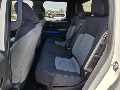 Used 2025 Toyota Tacoma TRD Off-Road image 6