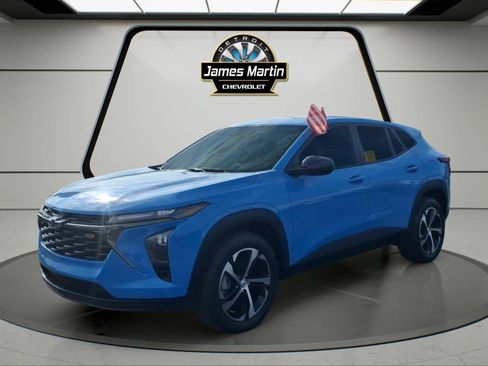 Used 2024 Chevrolet Trax RS w/ Driver Confidence Package FWD image 1