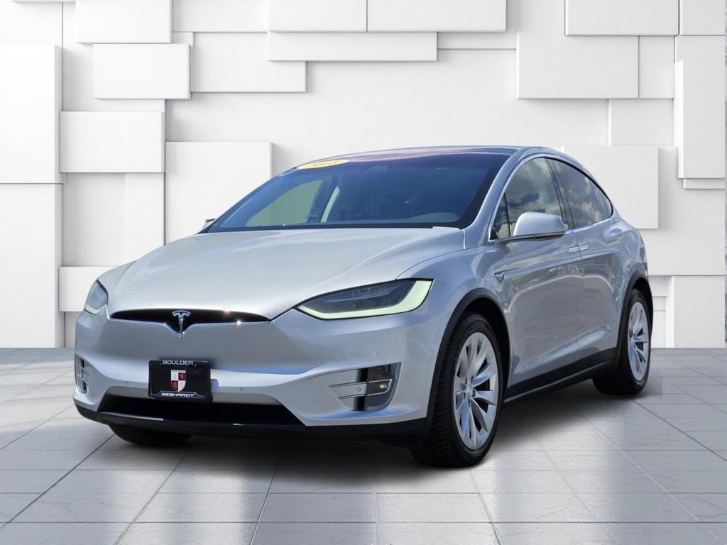 Used 2018 Tesla Model X 75D AWD/4WD image 3