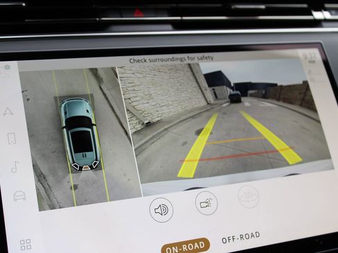 Used 2023 Land Rover Range Rover Sport SE Dynamic image 9