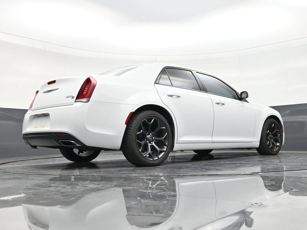 Used 2020 Chrysler 300 S RWD image 24