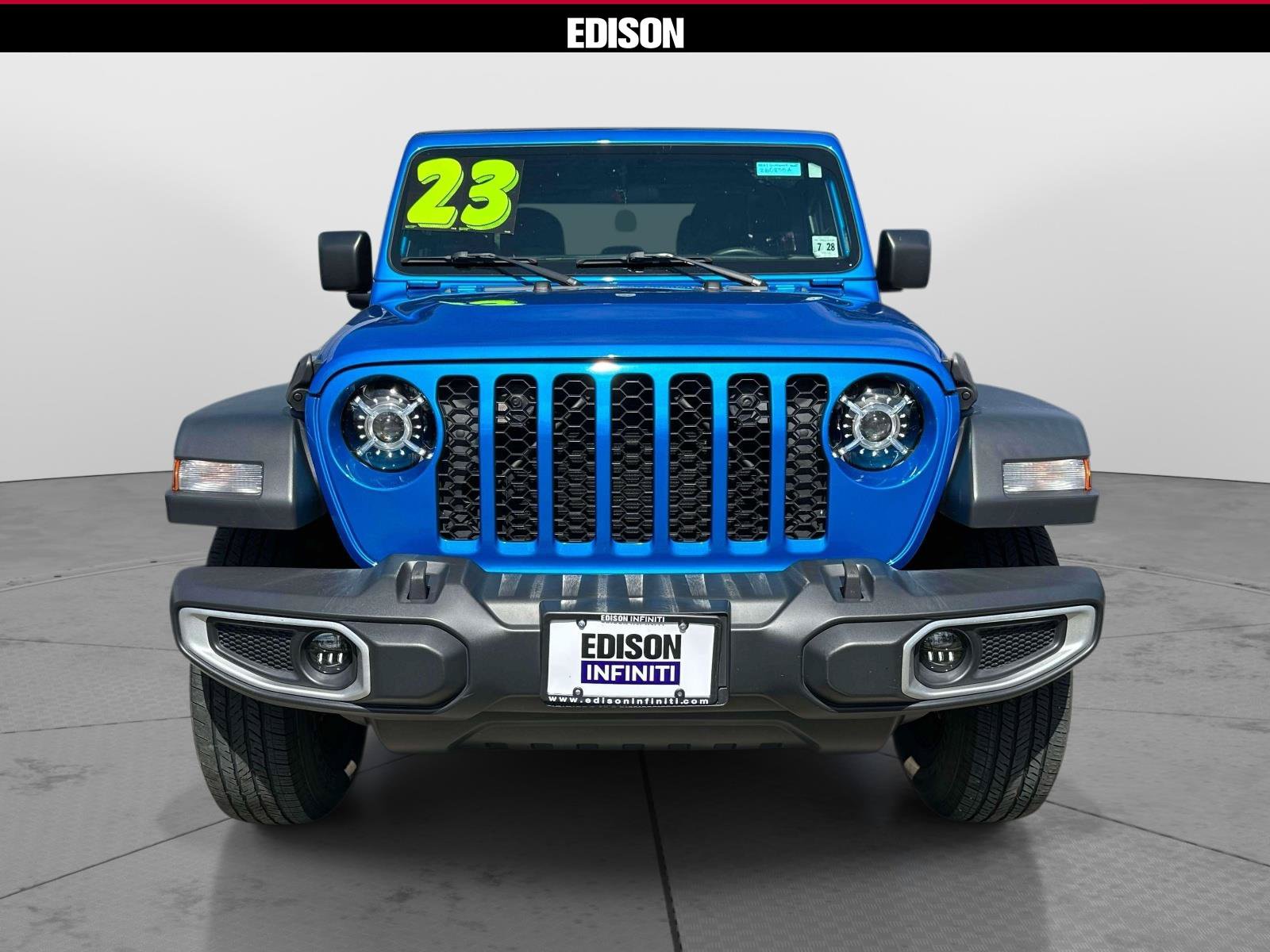 Used 2023 Jeep Gladiator Sport w/ Trailer Tow Package AWD/4WD image 3