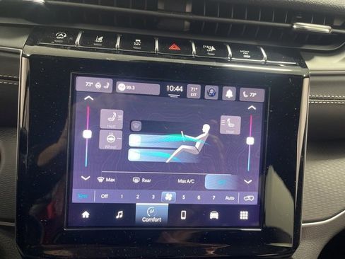 New 2025 Jeep Grand Cherokee 4WD image 17