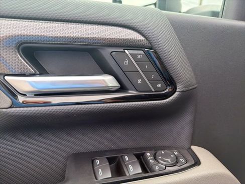 New 2026 Chevrolet Silverado 2500 ZR2 image 18