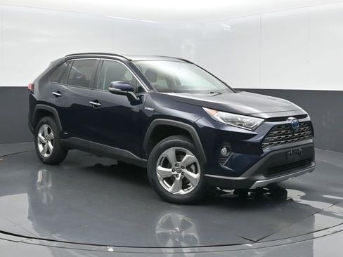 Used 2021 Toyota RAV4 Limited image 1