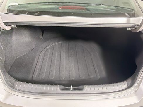 Used 2024 Hyundai Elantra Limited FWD image 29