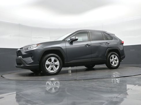 Used 2020 Toyota RAV4 XLE image 39