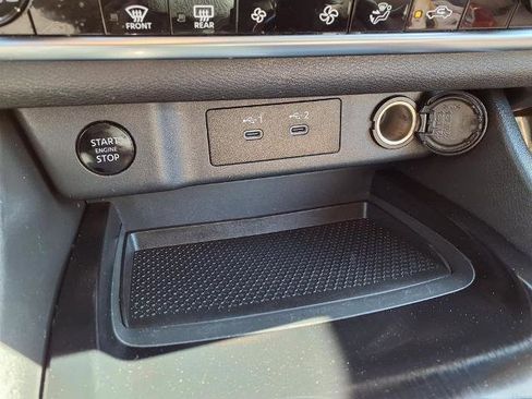 Certified 2025 Nissan Rogue SV FWD image 10
