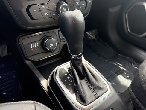 Used 2023 Jeep Renegade Limited AWD/4WD image 21