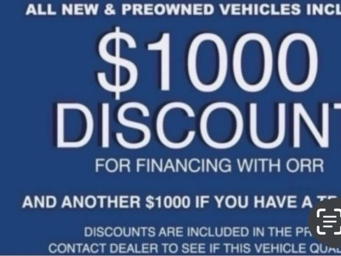 Used 2025 Chevrolet Traverse RS image 2