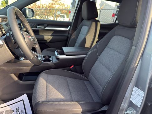 Used 2025 GMC Terrain Elevation image 5