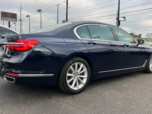 Used 2016 BMW 740i image 8