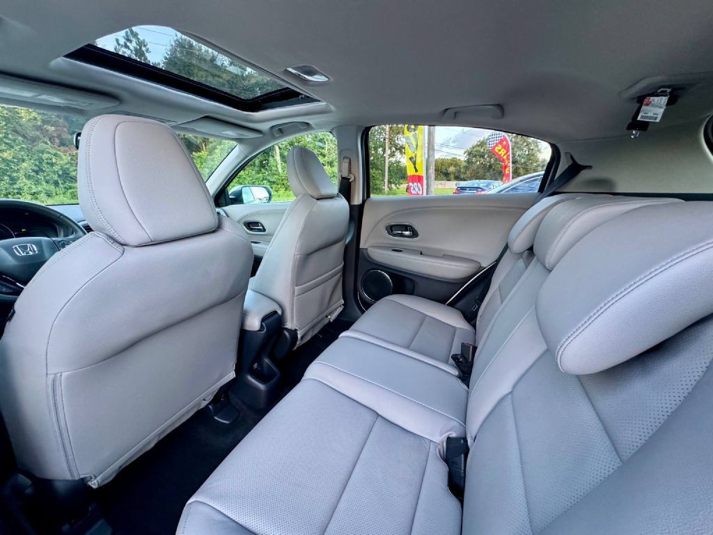 Used 2021 Honda HR-V EX-L image 10