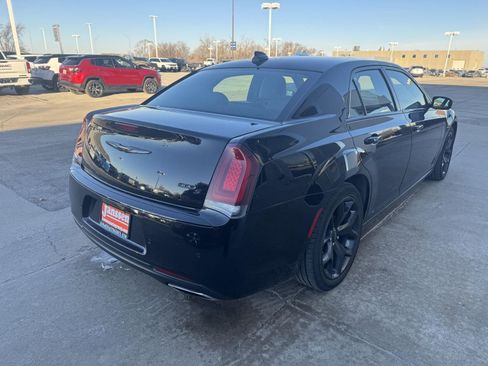 Used 2023 Chrysler 300 S image 3