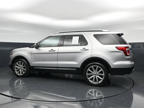 Used 2017 Ford Explorer Limited FWD image 8