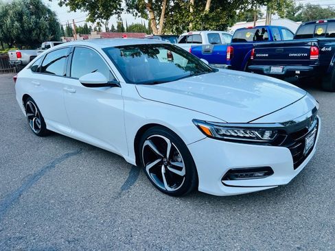 Used 2018 Honda Accord Sport image 2