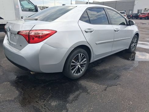 Used 2019 Toyota Corolla LE w/ LE Premium Package w/Moonroof FWD image 4