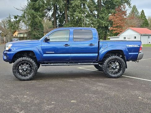 Used 2015 Toyota Tacoma Base w/ TRD Off-Road Package image 3