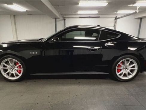Used 2024 Ford Mustang GT Premium image 5