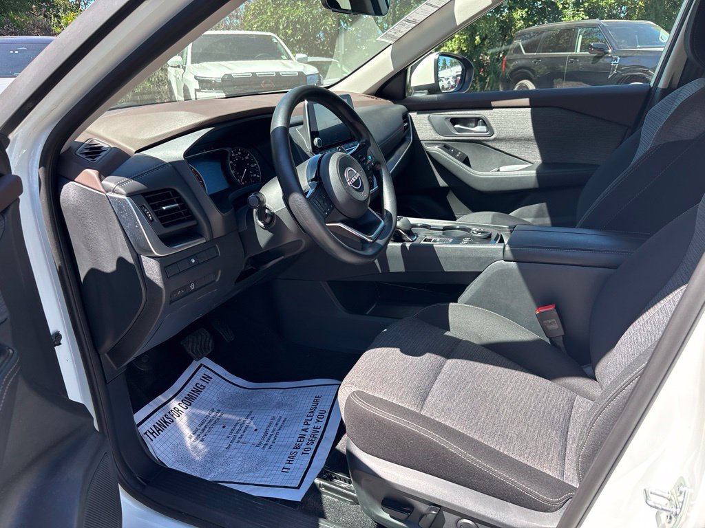 Certified 2023 Nissan Rogue SV AWD/4WD image 9