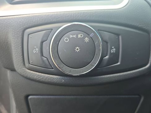 Used 2016 Ford Edge SEL FWD image 25