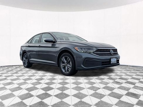 Used 2024 Volkswagen Jetta SE FWD image 13