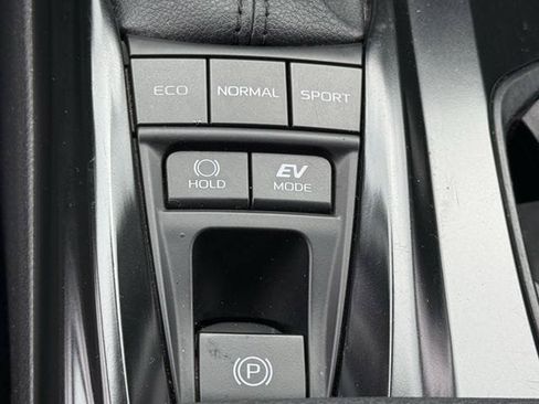 Used 2025 Toyota Camry SE FWD image 20