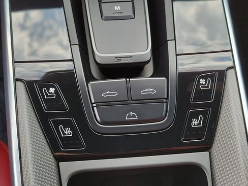 Certified 2022 Porsche 911 Turbo S AWD/4WD image 35