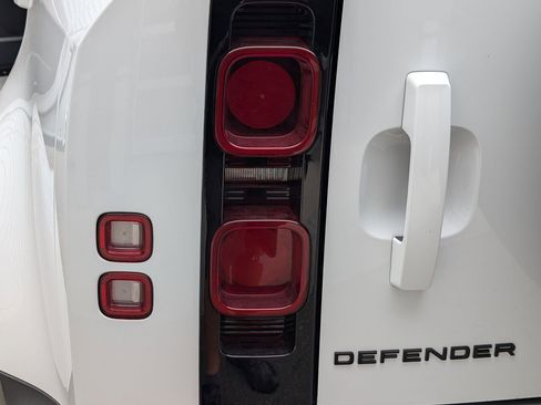 Used 2025 Land Rover Defender 110 S AWD/4WD image 13