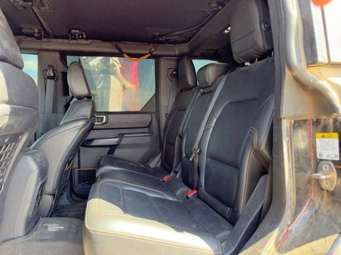 Used 2024 Ford Bronco Badlands w/ Sasquatch Package AWD/4WD image 8