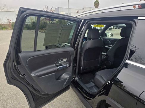Used 2025 Mercedes-Benz GLB 250 GLB 250 image 18