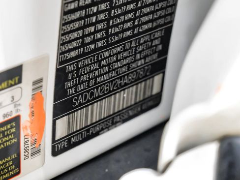 Used 2017 Jaguar F-PACE S image 67