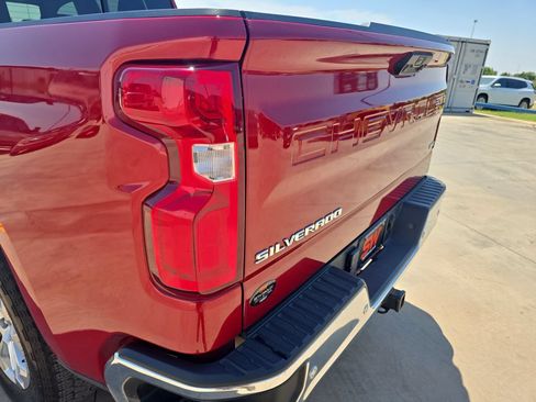 Used 2024 Chevrolet Silverado 1500 LTZ w/ LTZ Convenience Package II AWD/4WD image 35
