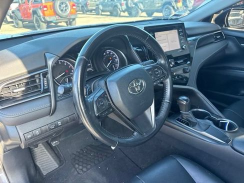 Used 2021 Toyota Camry SE w/ Carpet Mat Package (TMS) FWD image 7