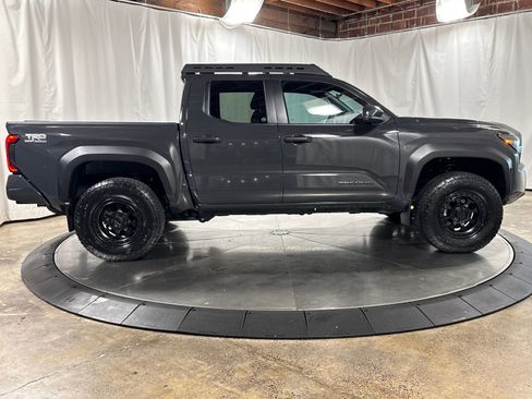 Used 2024 Toyota Tacoma TRD Off-Road AWD/4WD image 15