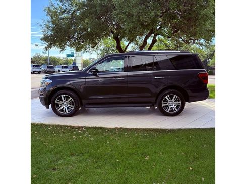 Used 2024 Ford Expedition Limited AWD/4WD image 9