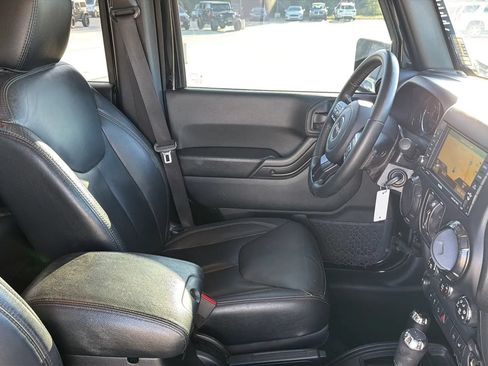 Used 2017 Jeep Wrangler Unlimited Sahara AWD/4WD image 94