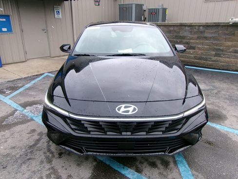 Used 2024 Hyundai Elantra SEL w/ Convenience Package image 2