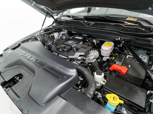 Used 2024 RAM 2500 Limited image 36