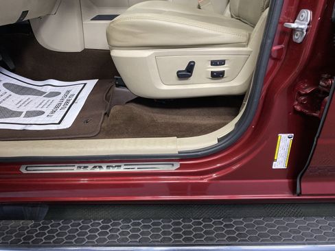 Used 2015 RAM 1500 Laramie w/ Convenience Group image 13