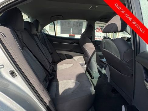 Used 2019 Toyota Camry LE image 10