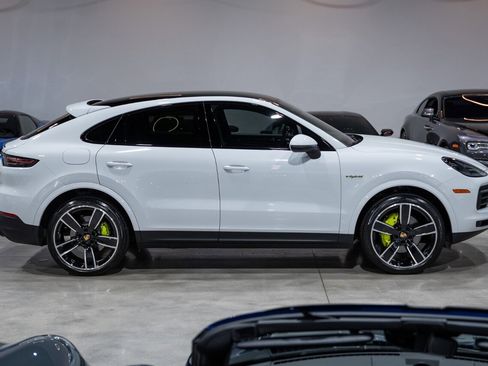 Used 2023 Porsche Cayenne Platinum Edition AWD/4WD image 7