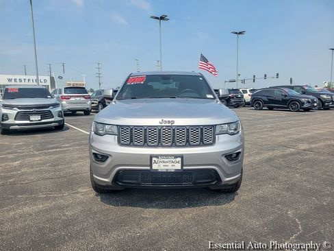 Used 2020 Jeep Grand Cherokee Altitude AWD/4WD image 7