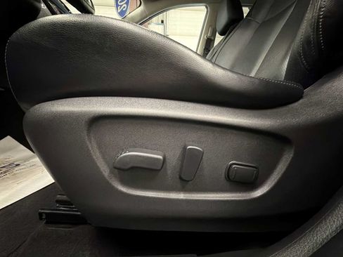 Used 2017 Nissan Rogue SL AWD/4WD image 14