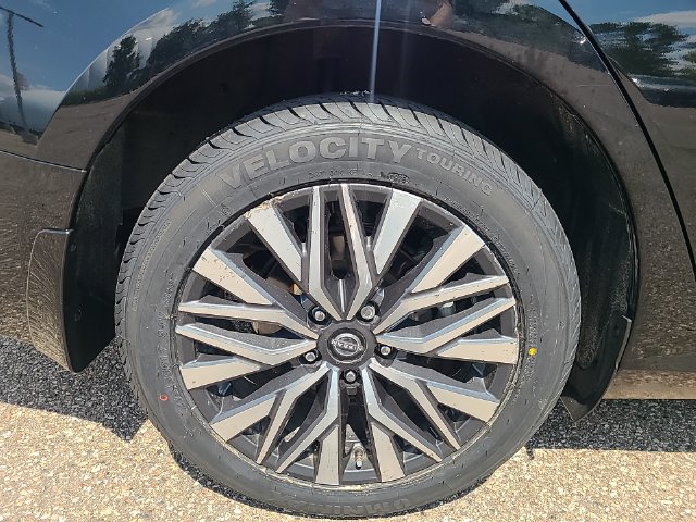 Used 2024 Nissan Altima 2.5 SV AWD/4WD image 30