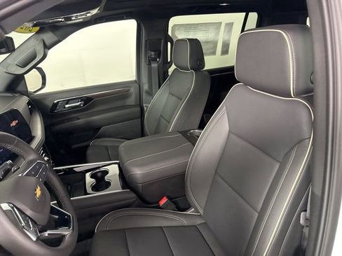 New 2026 Chevrolet Suburban Premier w/ Sun And Tow Package AWD/4WD image 28