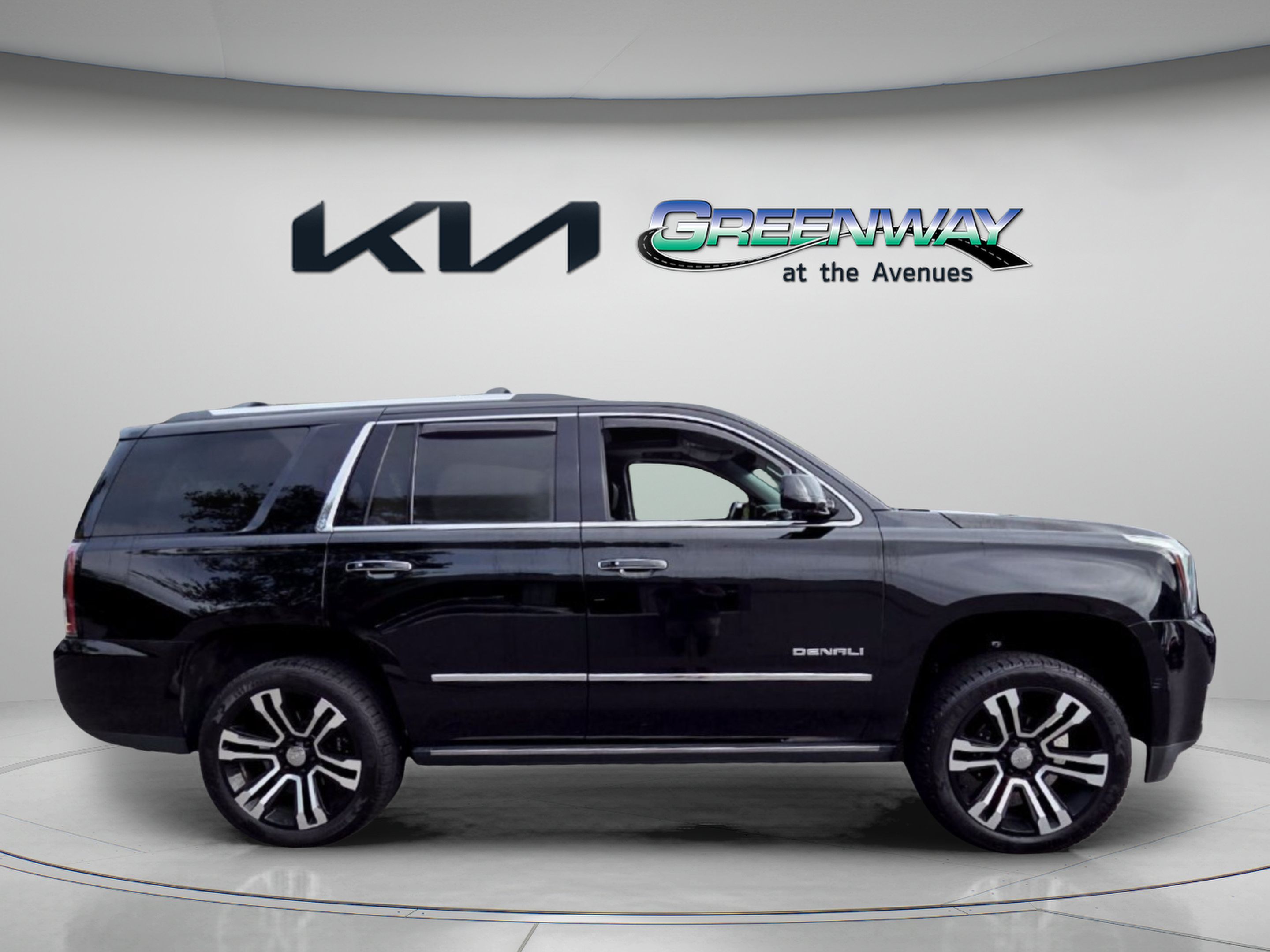Used 2020 GMC Yukon Denali w/ Open Road Package AWD/4WD image 8