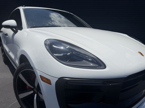 Certified 2023 Porsche Macan S AWD/4WD image 11