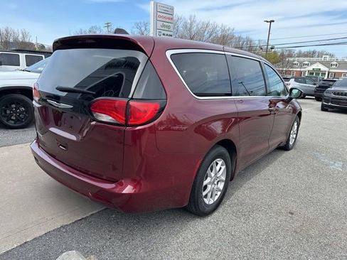 Certified 2023 Chrysler Voyager LX FWD image 7